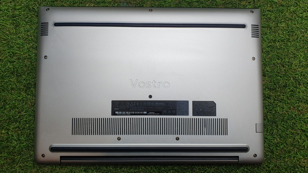 Ноутбук Dell i5-8/8Gb/FHD/Vostro 5471-7196 P88G001/Windows 10