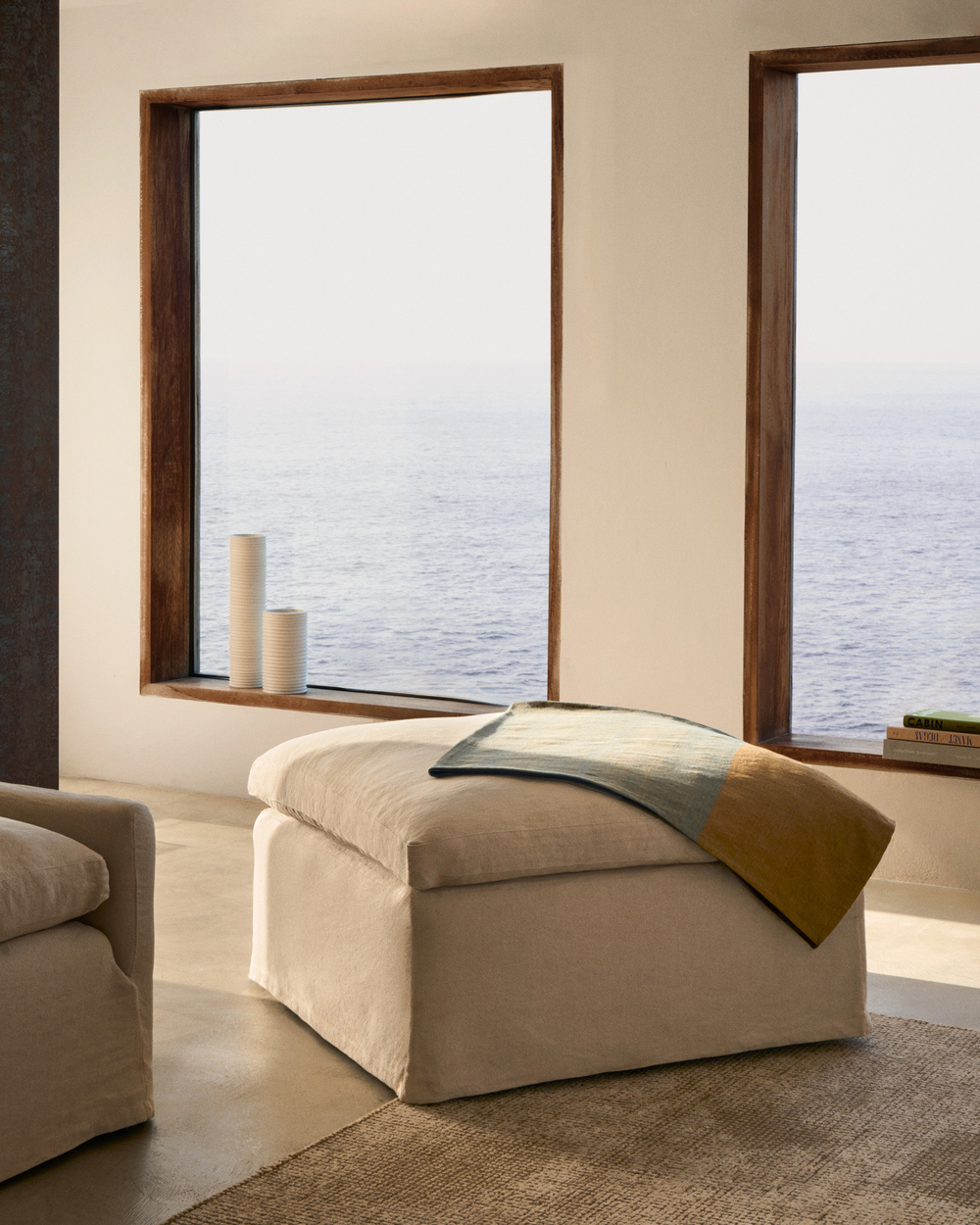 Чехол на подставку для ног Zenira из хлопка и льна бежевого цвета, 90 x 90 см