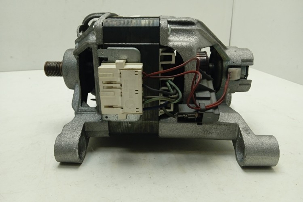 WMSD7105 кт157 Двигатель для стиральной машины Hotpoint-Ariston WMSD7105 б/у