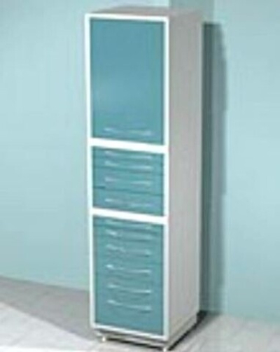 Медицинский металлический шкаф DM-77