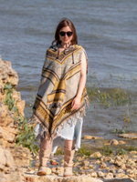 Пончо женское шерстяное с орнаментом