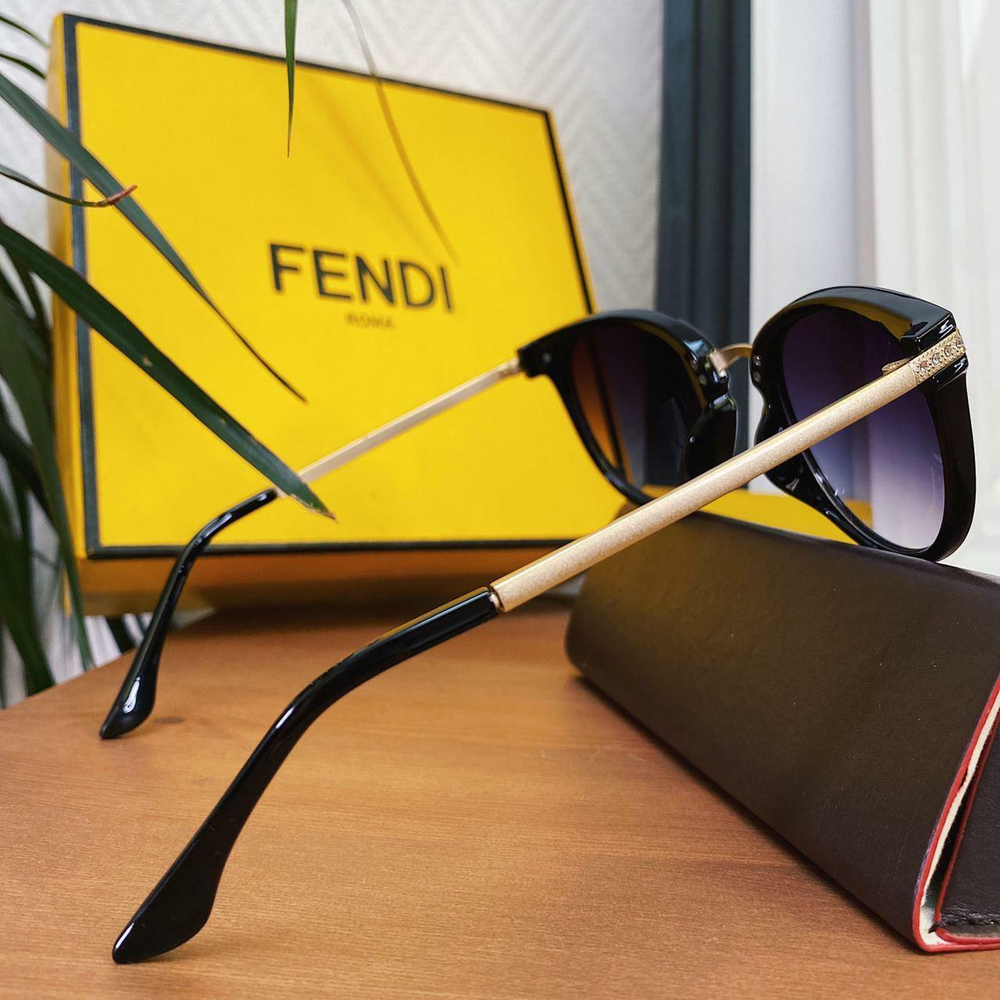 Солнцезащитные очки