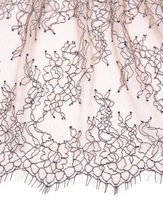 01-11 Кружево шантильи 23 см, бежевый/черный