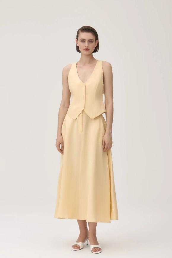 Льняной приталенный жилет