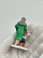 Фигурка Женщина с девочкой Department 56