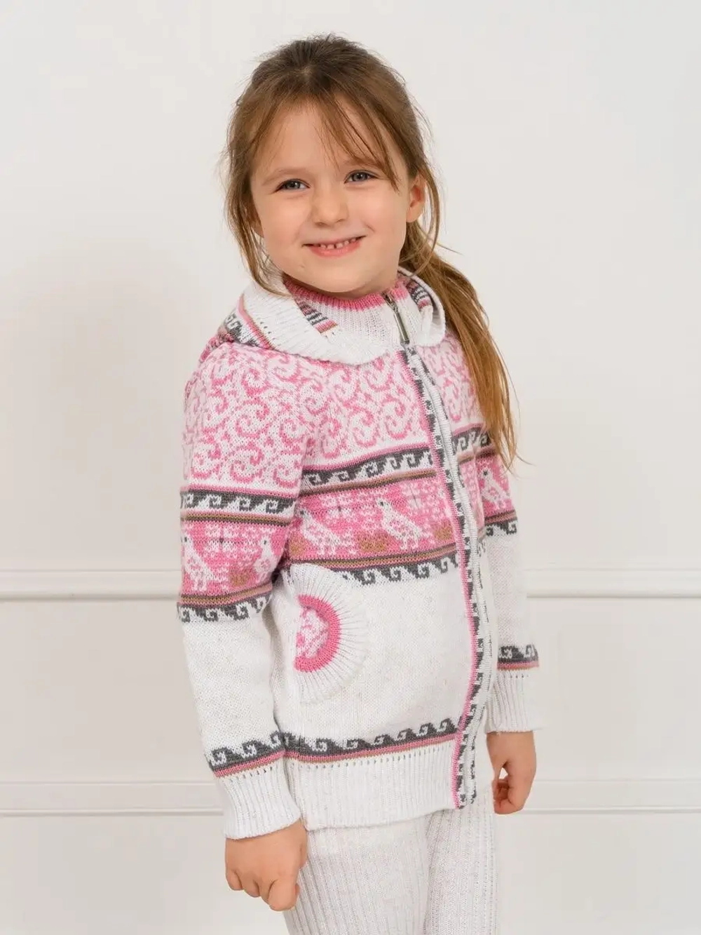 Кофта вязаная с капюшоном