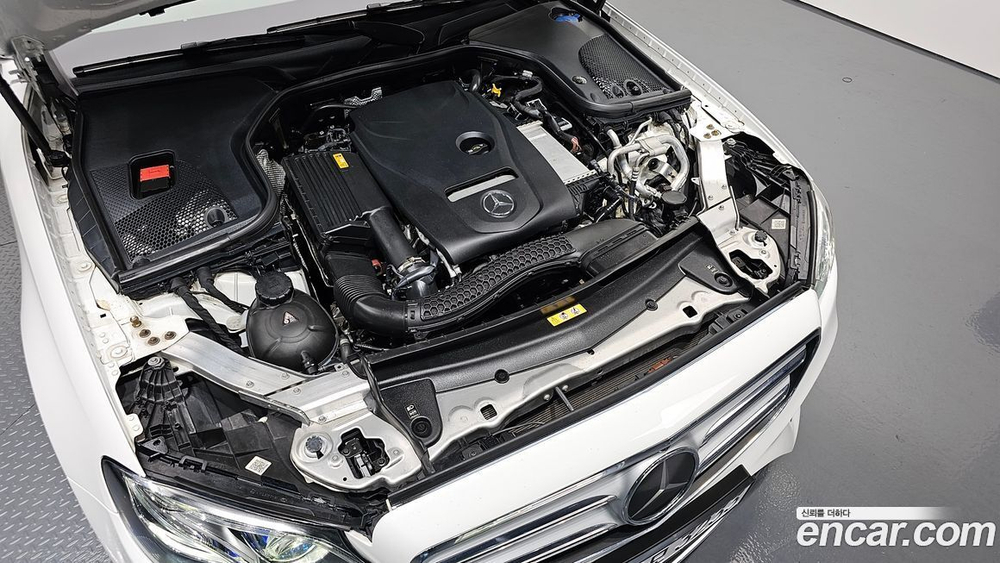 Mercedes-Benz E-Class W213 E300 4MATIC AMG Line (02.2020)