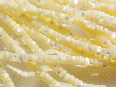 Нить бусин из перламутра рондель, 4мм