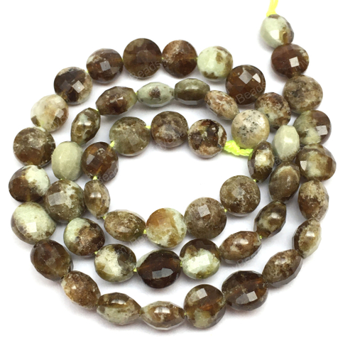 Зеленый гранат 8 мм, граненые бусины