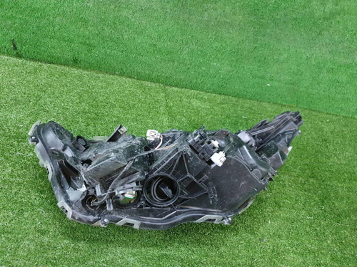 Битая Фара правая Toyota RAV4 5 XA50 (2018-н.в.) LED