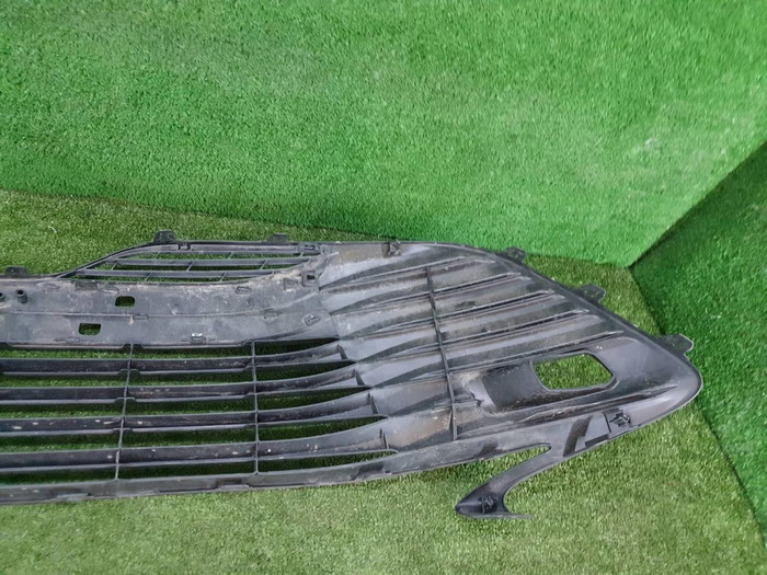 Решетка переднего бампера Toyota Camry xv70 (2017-2021)