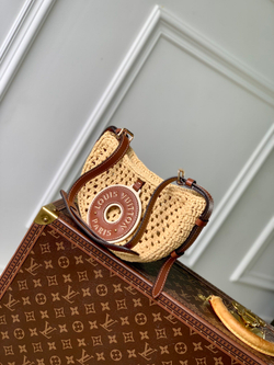 Louis Vuitton Croissant MM Bag
