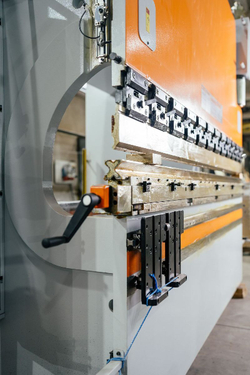 Гидравлический листогибочный пресс Ermaksan Power Bend Pro 2600-100