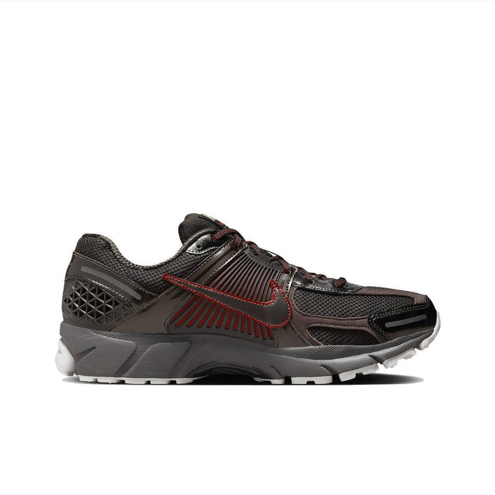 Nike Zoom Vomero 5 "Velvet Brown"