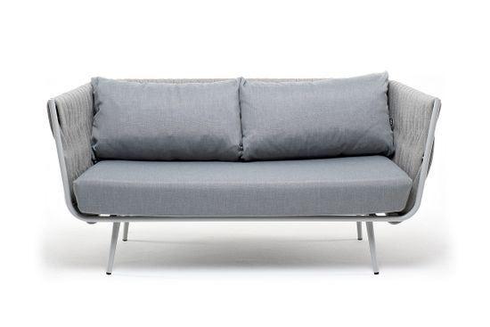 "Монако" диван 2-местный плетеный из роупа, каркас алюминий светло-серый (RAL7035) муар, роуп светло-серый 40 мм, ткань светло-серая