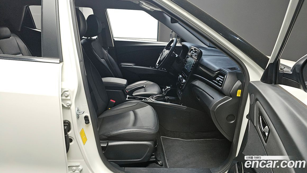 KG Mobility (Ssangyong) Very New Tivoli Бензин 1.5 2WD (03.2020)