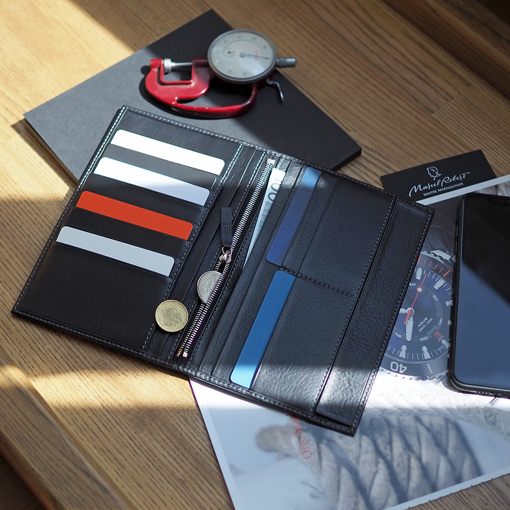 Кошелек мужской кожаный, теленок черного цвета