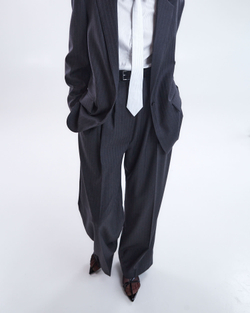 Брюки в полоску из шерсти Лоро Пиана темно-серый