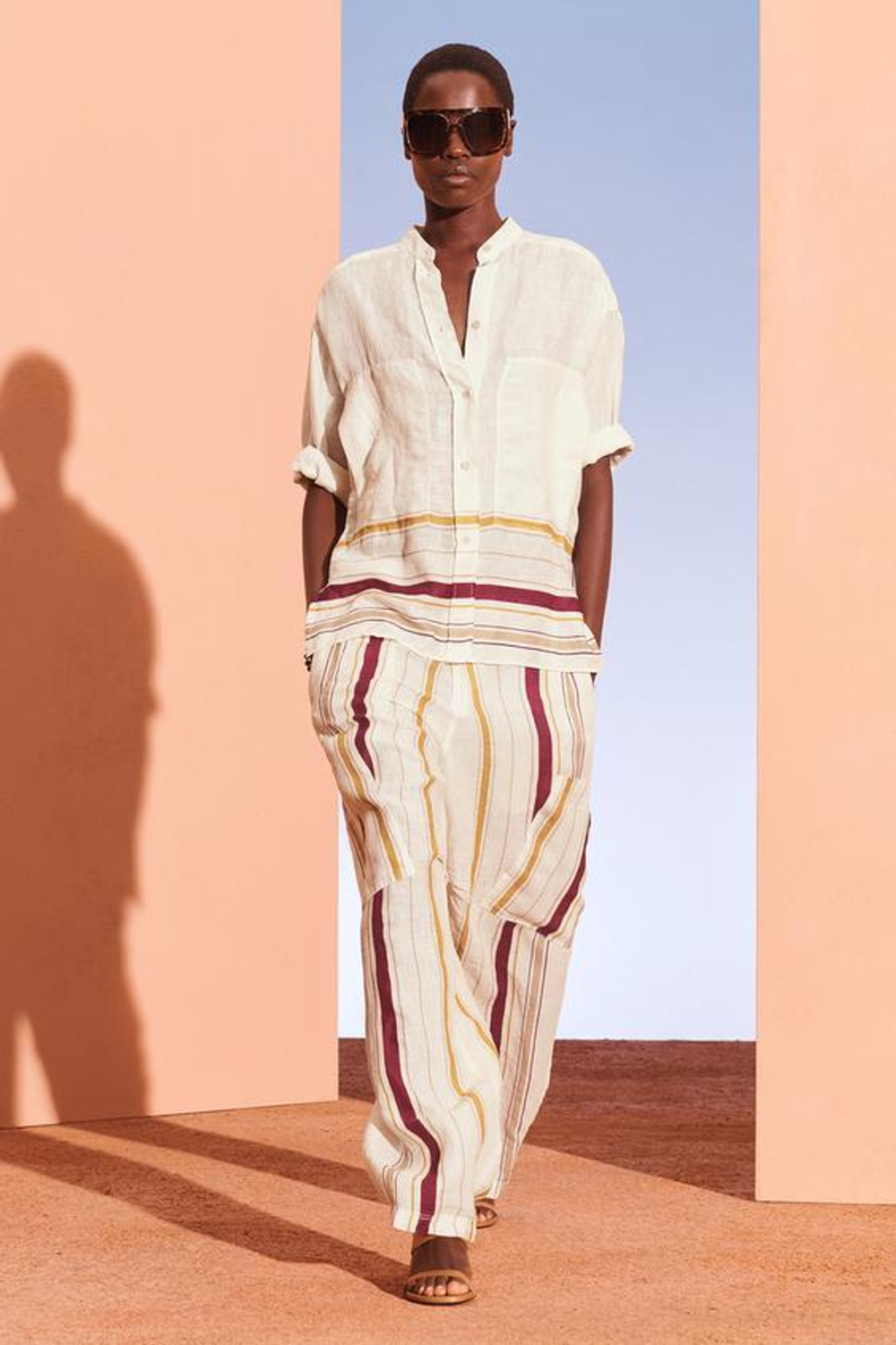 ZARA БРЮКИ СО СРЕДНЕЙ ТАЛИЕЙ ИЗ 100% ЛЬНА, БЕЛЫЙ / КРАСНЫЙ