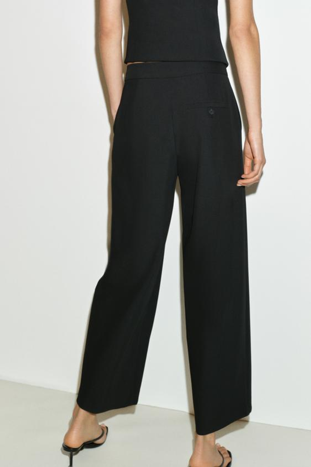 ZARA БРЮКИ CARROT FIT С ЗАЩИПАМИ, ЧЕРНЫЙ