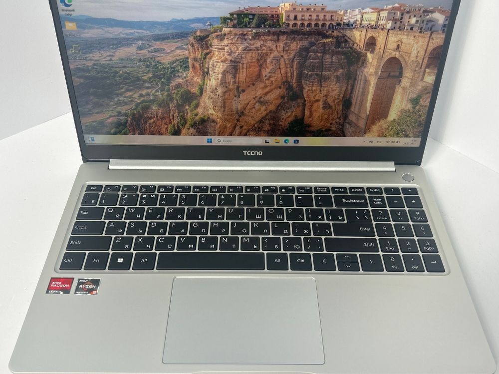 Ноутбук Tecno T15DA (4894947004957) 15.6"/AMD Ryzen 5 5560U/RAM 16GB/SSD 512GB/AMD Radeon Graphics/1920*1080/IPS/DOS/Подсветка кл-ры: LED/Серебристый. Состояние: A1
