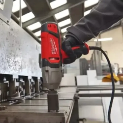 Milwaukee IPWE 400R гайковерт ударный сетевой 4933451524