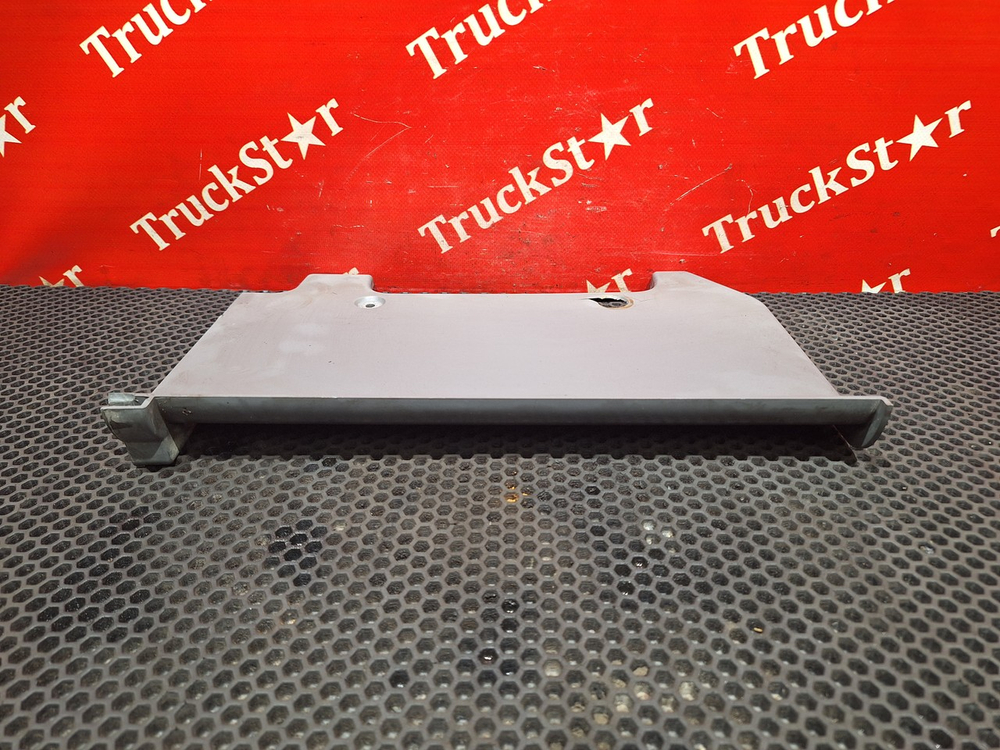 Накладка бампера левая