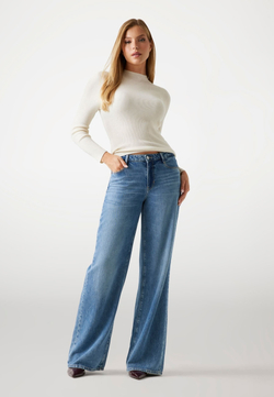 Свитер женский GUESS