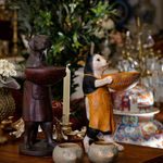 Кот с чашей