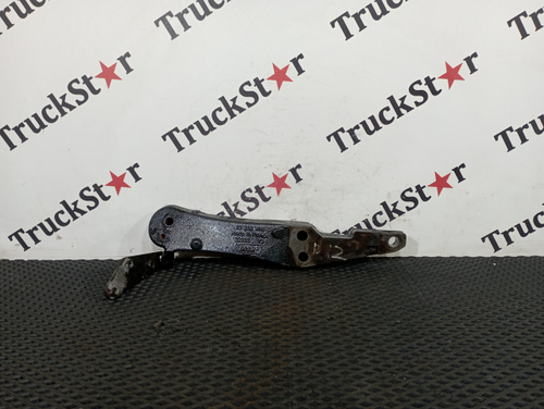 Кронштейн двигателя передний левый