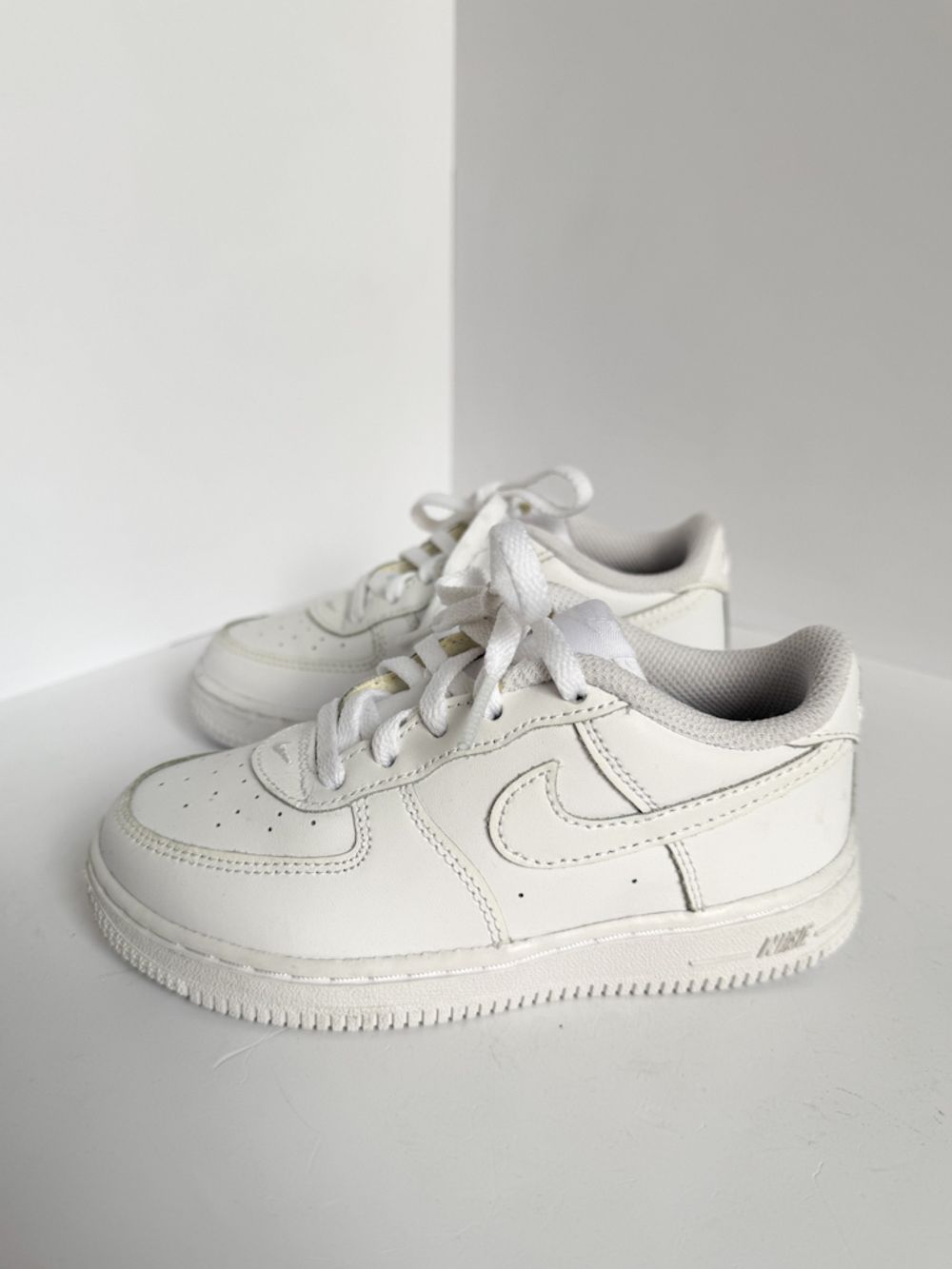 Новые кроссовки Nike, 27