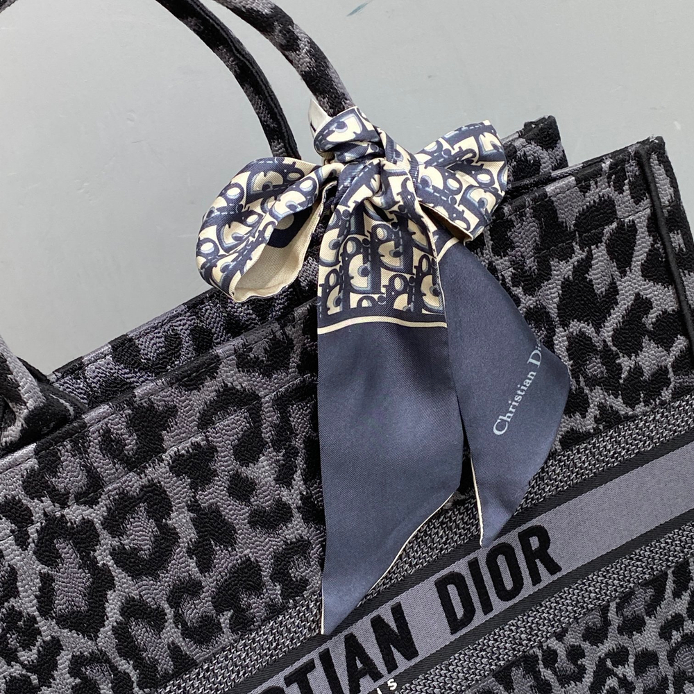 Christian Dior Book Tote 42 cm