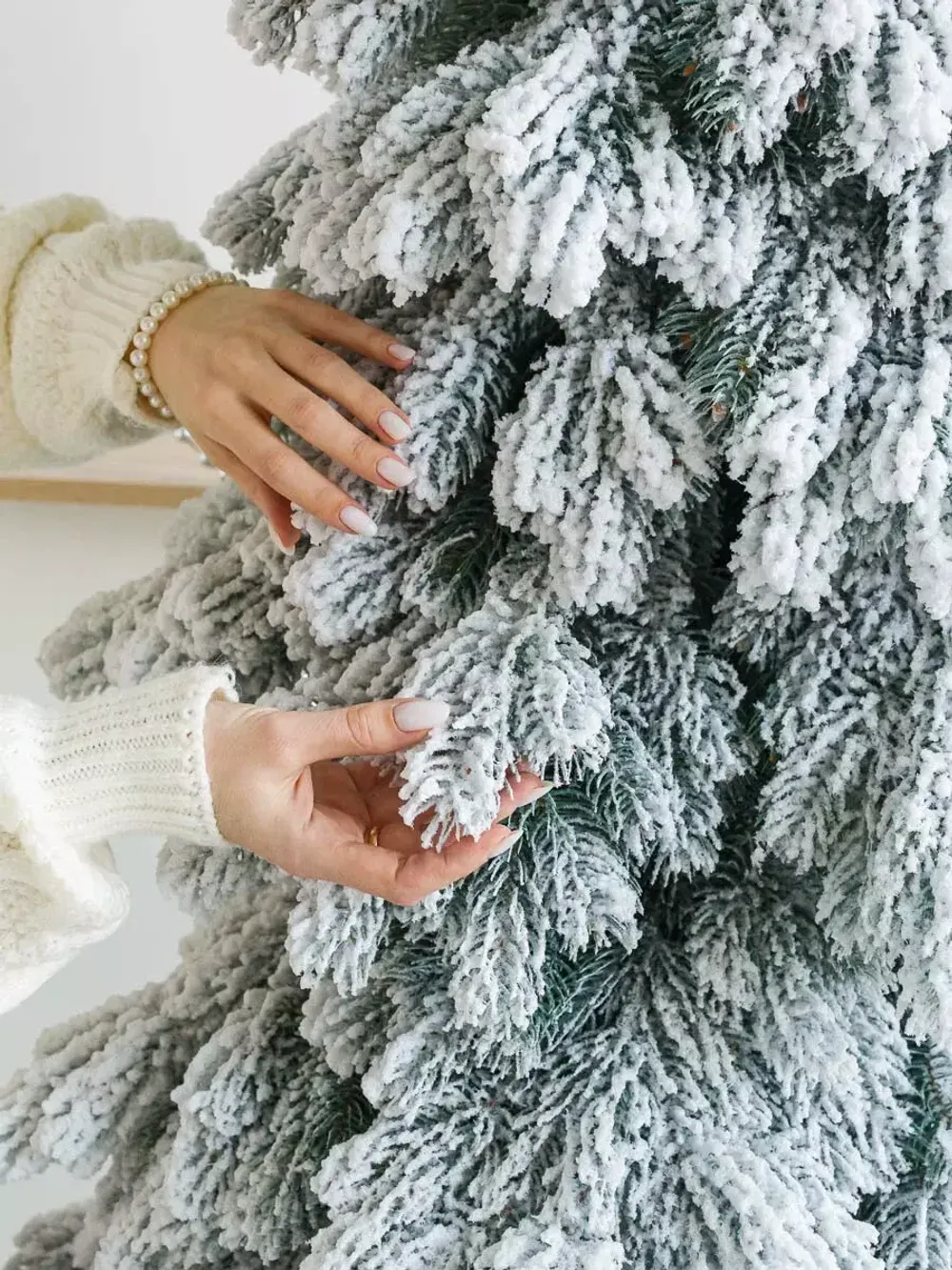 елка на ножке заснеженная "Венето" люкс