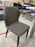 Стул с металлическим каркасом обитые