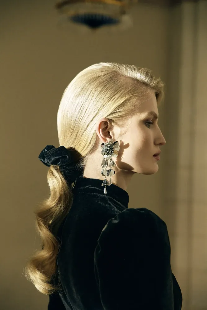 Bruna, резинка для волос из черного бархата