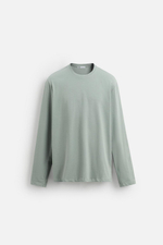 Базовая футболка slim fit