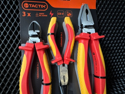 Набор из диэлектрических плоскогубцев и кусачиков Tactix, 3шт, арт.201083