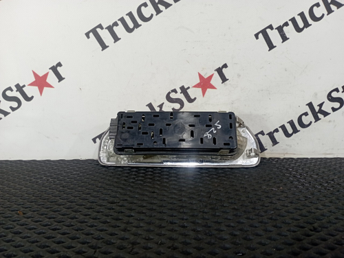 Плафон внутреннего освещения правый 2020г.