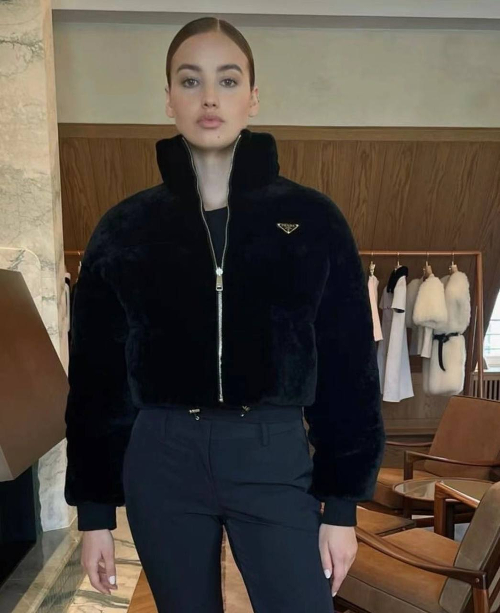 Пуховик Prada