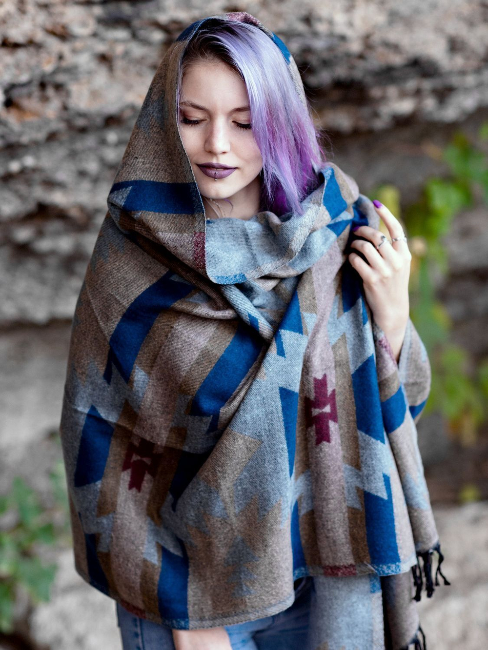 Палантин теплый с орнаментом Навахо