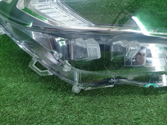 Стекло фары правое Toyota RAV4 5 XA50 (2018-н.в.)