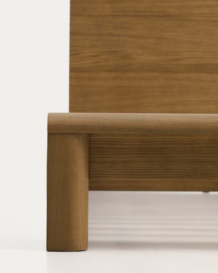 Кровать Arelida из дуба со светло-коричневой отделкой, для матраса 160 x 200 см