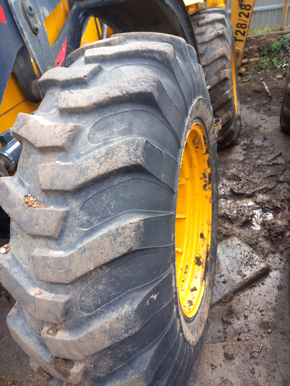 Zauberg EF* Экскаватор-погрузчик EF 4C (Дизельный, 3,9 л, 101 л.с., АТ)