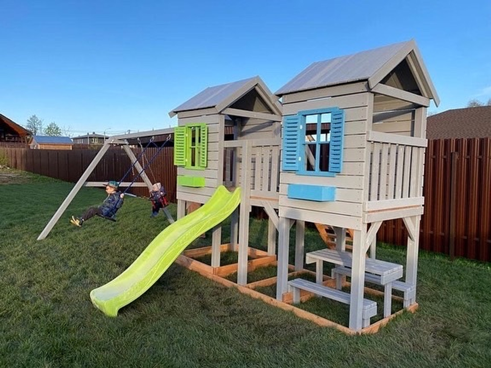 Детский деревянный домик с качелями на цепях Флоренция