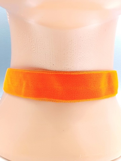 Оранжевый бархатный чокер без подвески 2 см.