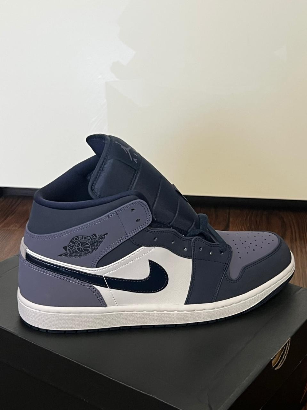 Кроссовки Air Jordan 1 Mid Obsidian