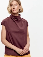 Футболка дизайнерская с цельнокроеным воротником