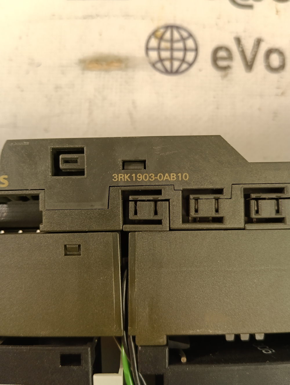 Siemens 3RK1903-0AB10+3RH1911-1AA01+3ZX1012-0RH11-1AA1+3RV1011-1FA10 б/у