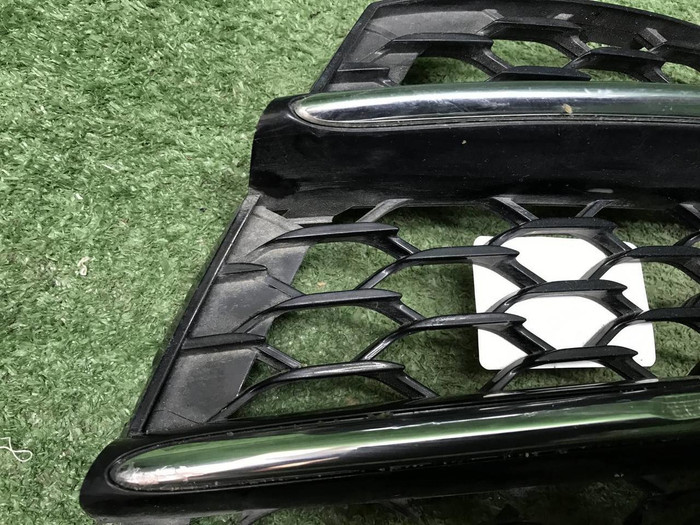 Решетка перед. бампера Mercedes S W223 (20-нв) AMG