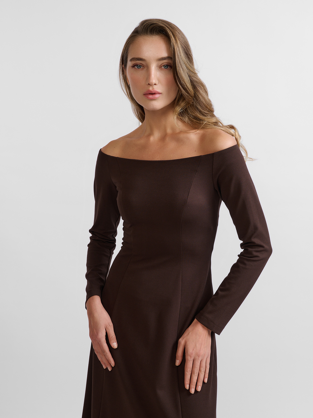 ПЛАТЬЕ С ОТКРЫТЫМИ ПЛЕЧАМИ